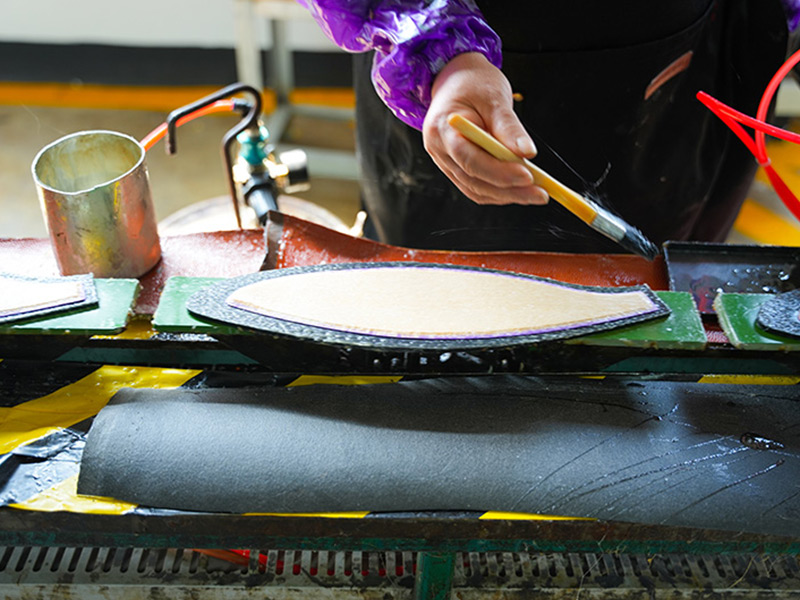 চামড়া আঠালো